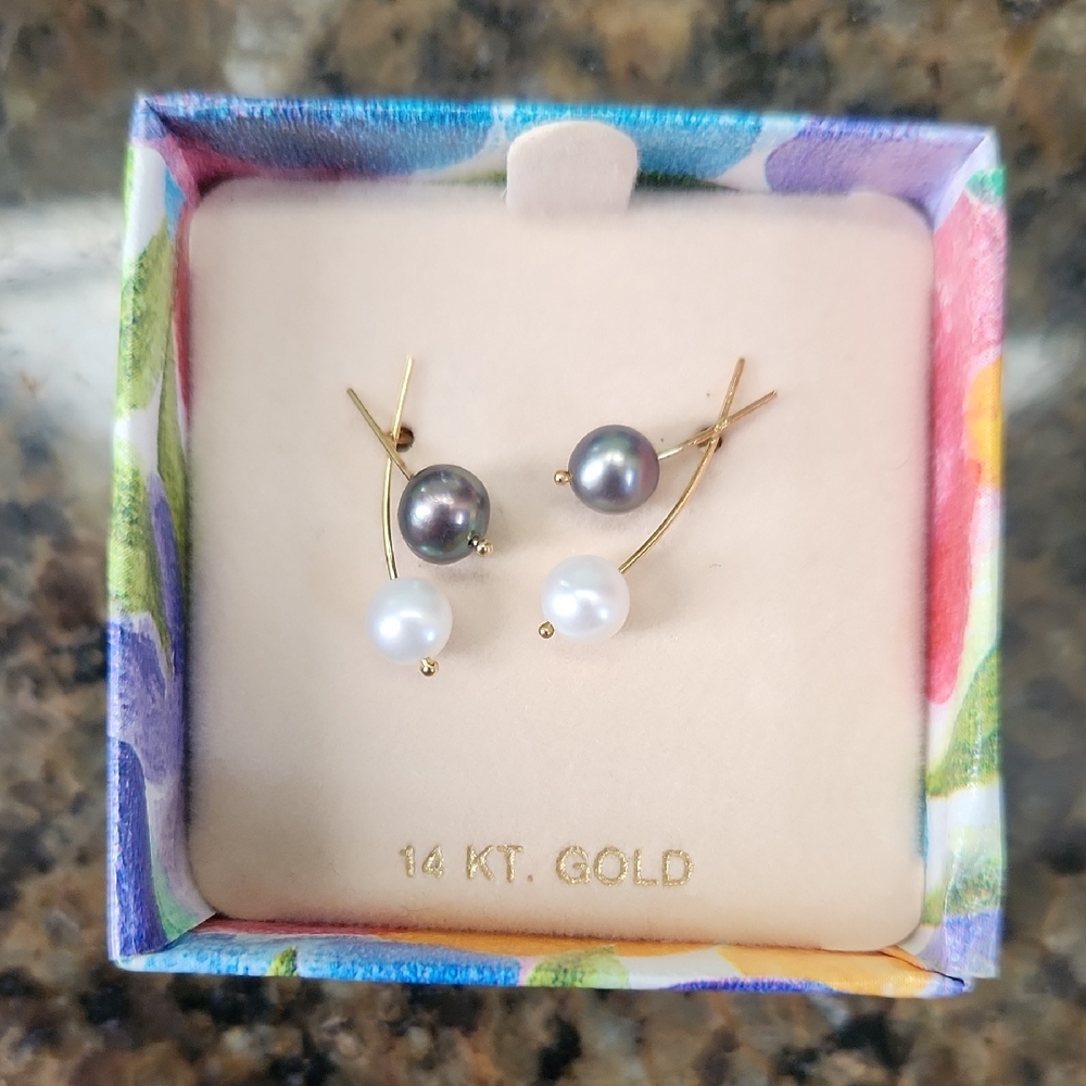Elegant Gold 14k and Pearl Earrings